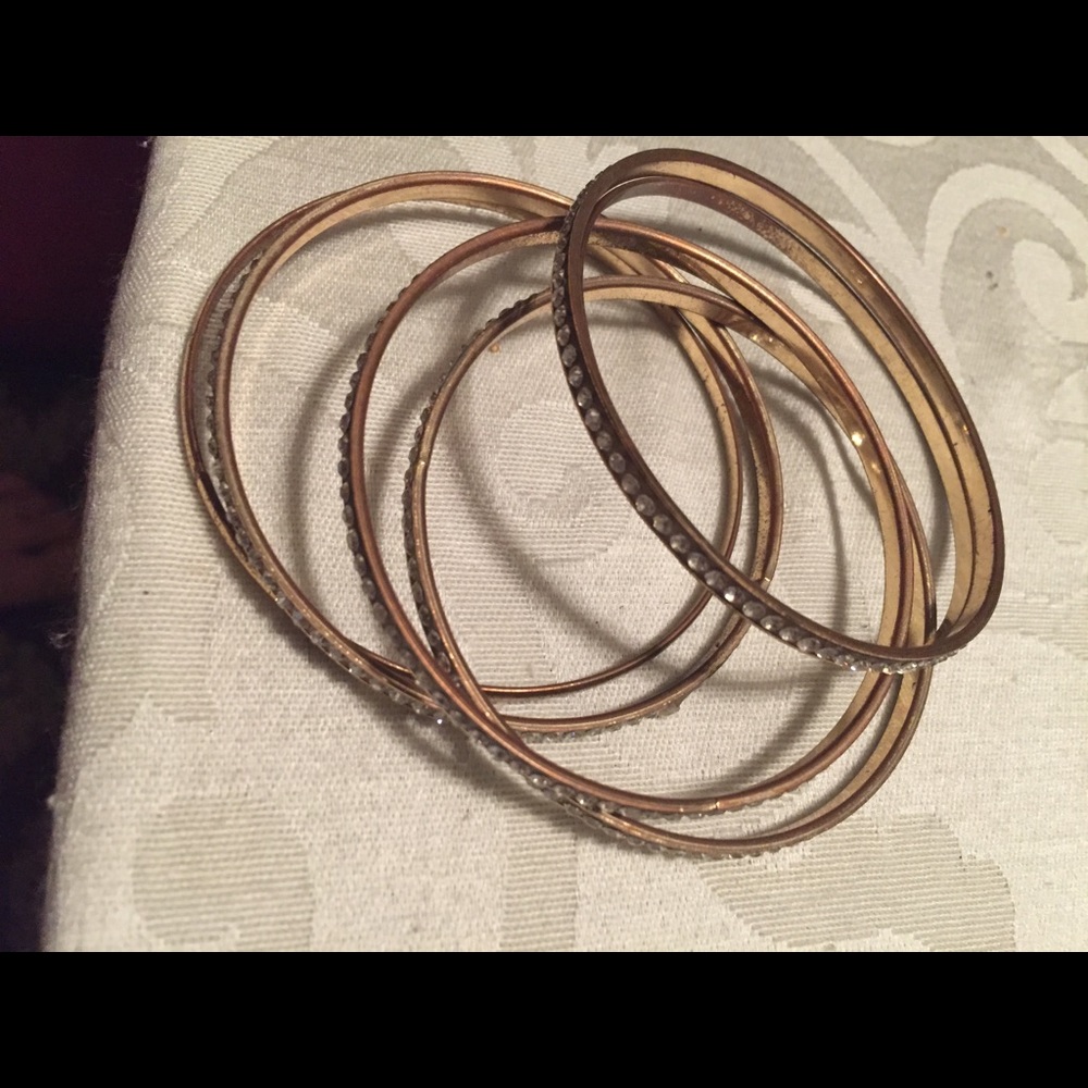Dancing bracelets